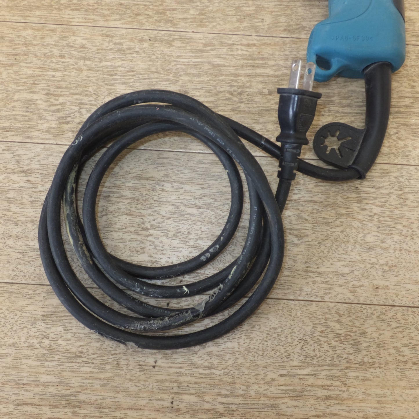 [送料無料] ★マキタ makita 16mm 震動ドリル HP1640F　鉄工 13mm コンクリート 16mm　100V 7.2A 50-60Hz 680W★