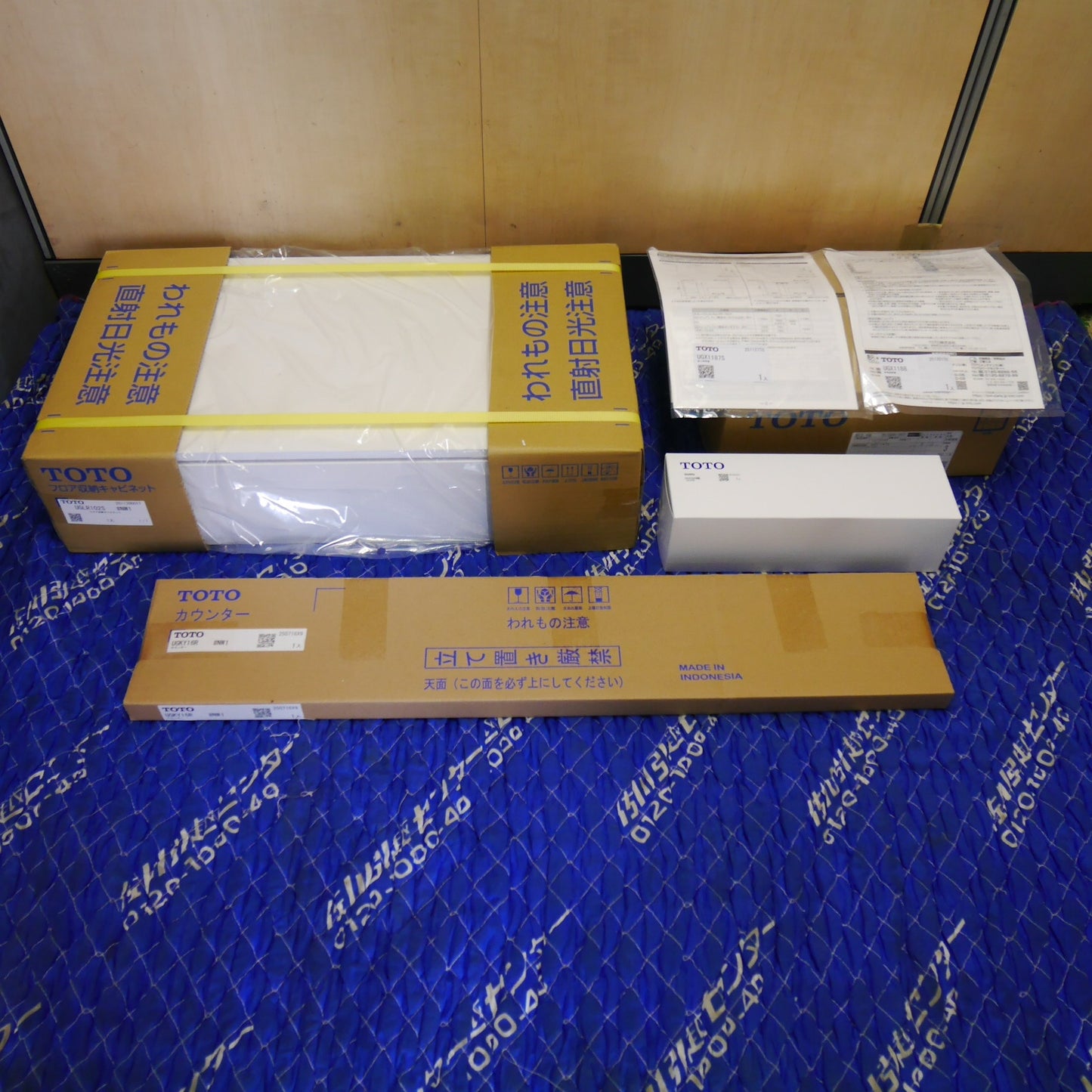 [送料無料] 未使用☆TOTO フロア 収納 キャビネット 一式 UYC06R UGLR102S #NW1 UGX1187S UGX1188 トートー トイレ☆