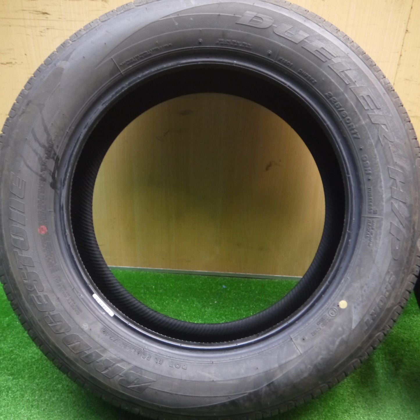 [送料無料] バリ溝！24年！9.5分★225/60R17 ブリヂストン デューラー H/P SPORT タイヤ 17インチ レガシィ アウトバック フォレスター 等★4122504Hノタ