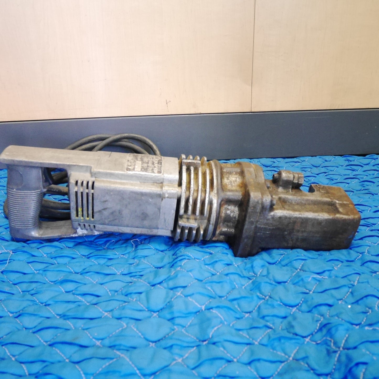 [送料無料] ☆Ogura オグラ 電動 油圧式 鉄筋 カッター HBC-16 電動 工具 切断機 コード式☆