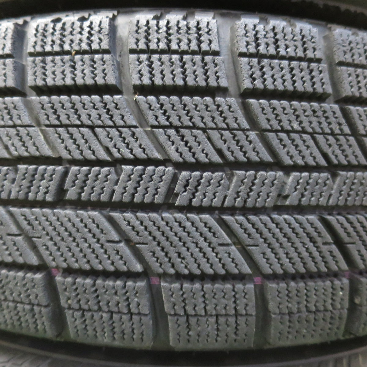 バリ溝！キレイ！9.5分★スタッドレス 185/65R15 ナンカン アイスアクティバ AW-1 Verthandi ヴェルサンディ ヴェルザンディ 15インチ PCD100/4H★5111410イス