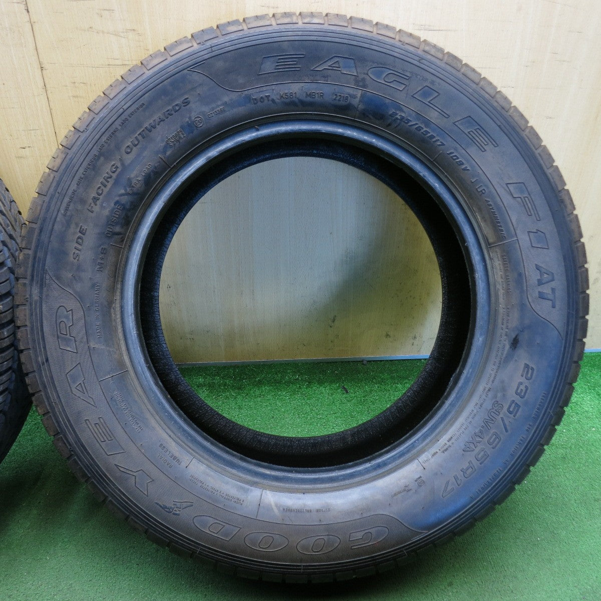 バリ溝！9.5分以上◎235/65R17 グッドイヤー イーグル F1 AT タイヤ 17インチ ジャガー Eペイス E-PACE Eペース 等◎6082607KKノタ