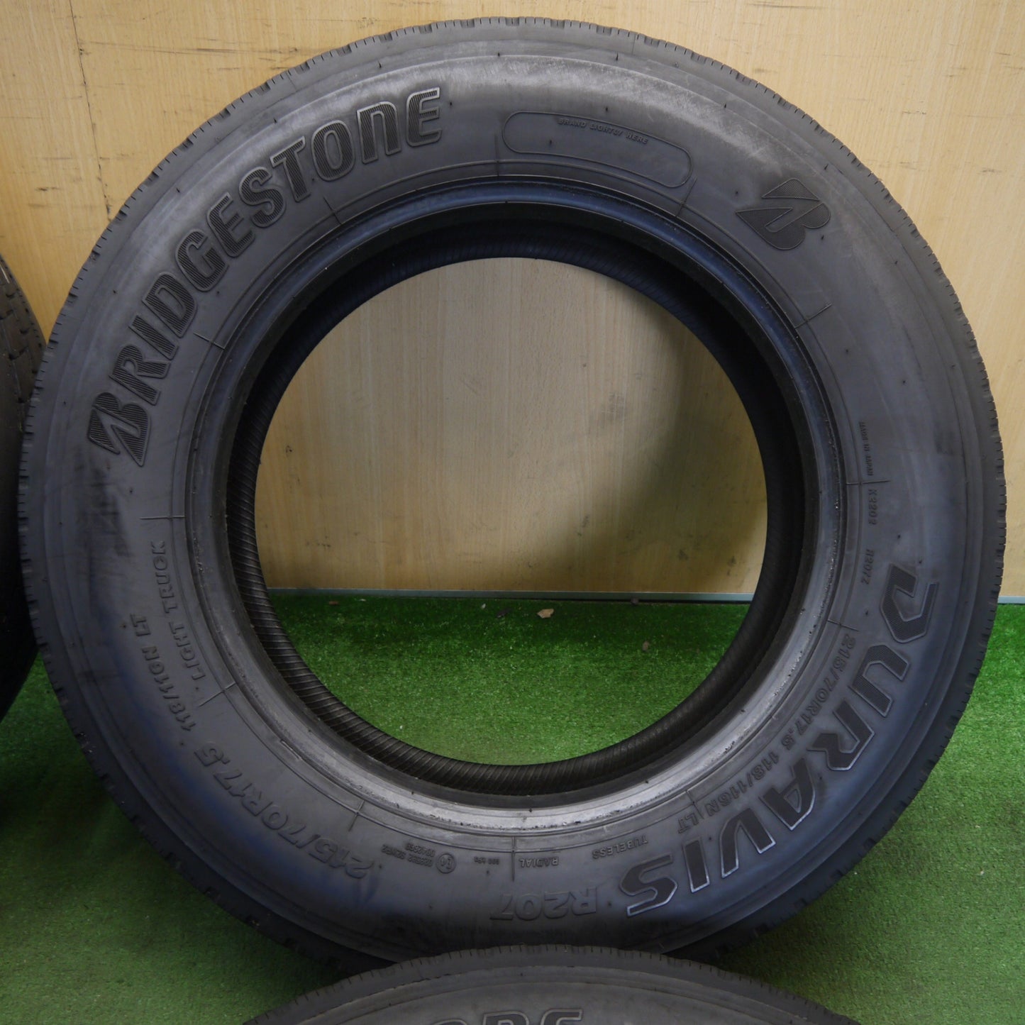 4本価格！23年★トラック タイヤ 215/70R17.5 118/116N ブリヂストン デュラビス R207 DURAVIS 17.5インチ★6053108KKスタ