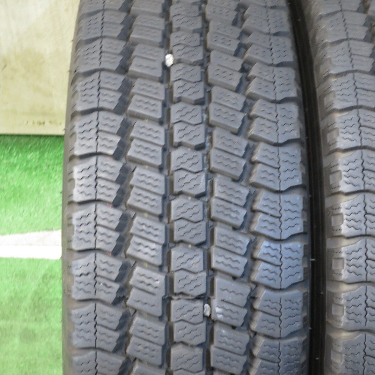 バリ溝！8.5分★トラック タイヤ 225/70R16 117/115N スタッドレス トーヨー デルベックス M934 16インチ★4041904クスタ