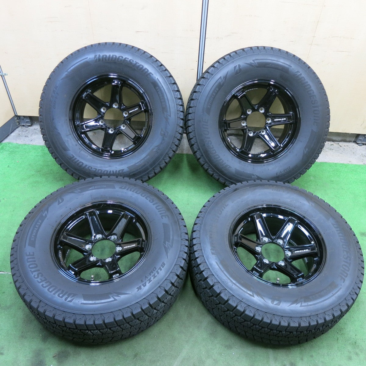 バリ溝！22年！キレイ！9.5分★KEELER TACTICS 265/70R16 スタッドレス ブリヂストン ブリザック DM-V3 キーラー タクティクス 16インチ PCD139.7/6H★6011304ナス