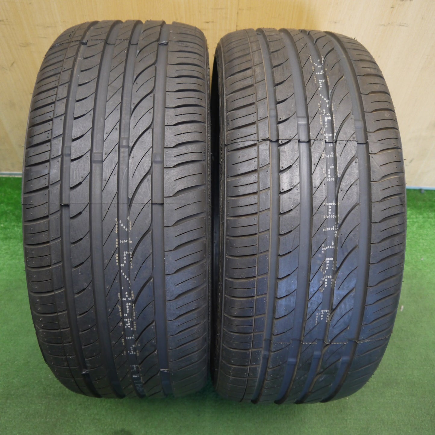 ほぼ未使用！2本★215/35R19 リンロン GREEN-Max タイヤ 19インチ ヴォクシー ノア ステップワゴン プリウスα 等★6072206Hノタ