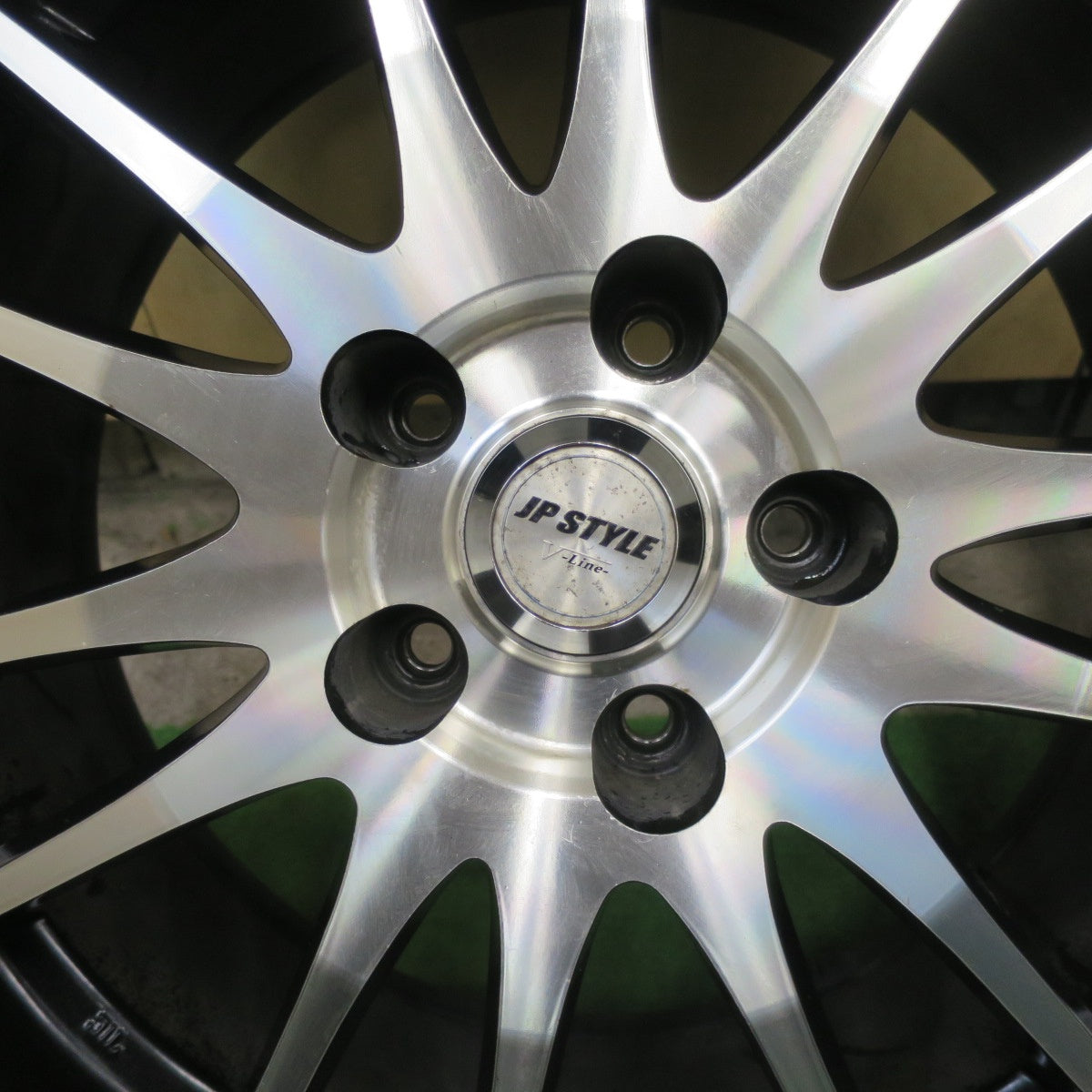 バリ溝！キレイ！8.5分★スタッドレス 215/60R17 ブリヂストン ブリザック VRX3 JP STYLE V-Line- 17インチ PCD114.3/5H★6021802TTス
