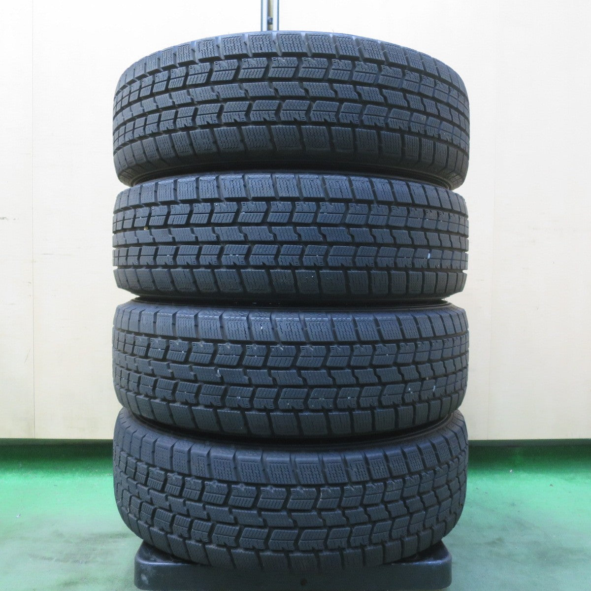 バリ溝！24年！キレイ！ほぼ10分◎スタッドレス 175/65R15 グッドイヤー アイスナビ7 BALMINUM VR5 バルミナ 15インチ PCD100/4H◎6081607イス