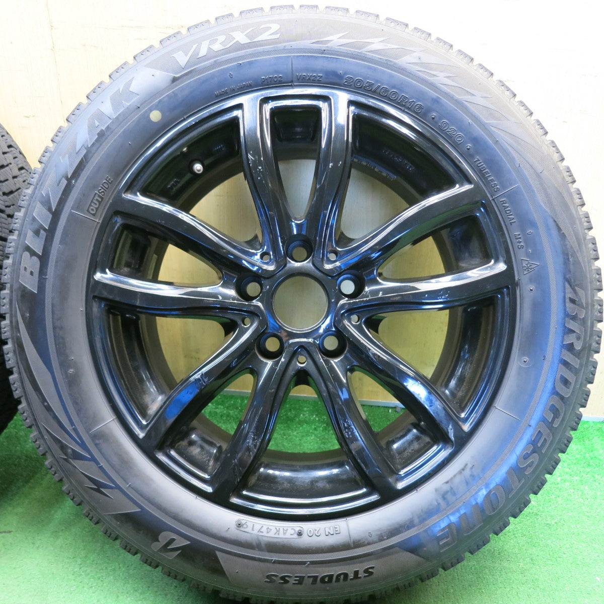バリ溝！8.5分◎BMW 等 MAK FAHR 205/60R16 スタッドレス ブリヂストン ブリザック VRX2 マック ファー 16インチ PCD112/5H◎6081311HAス