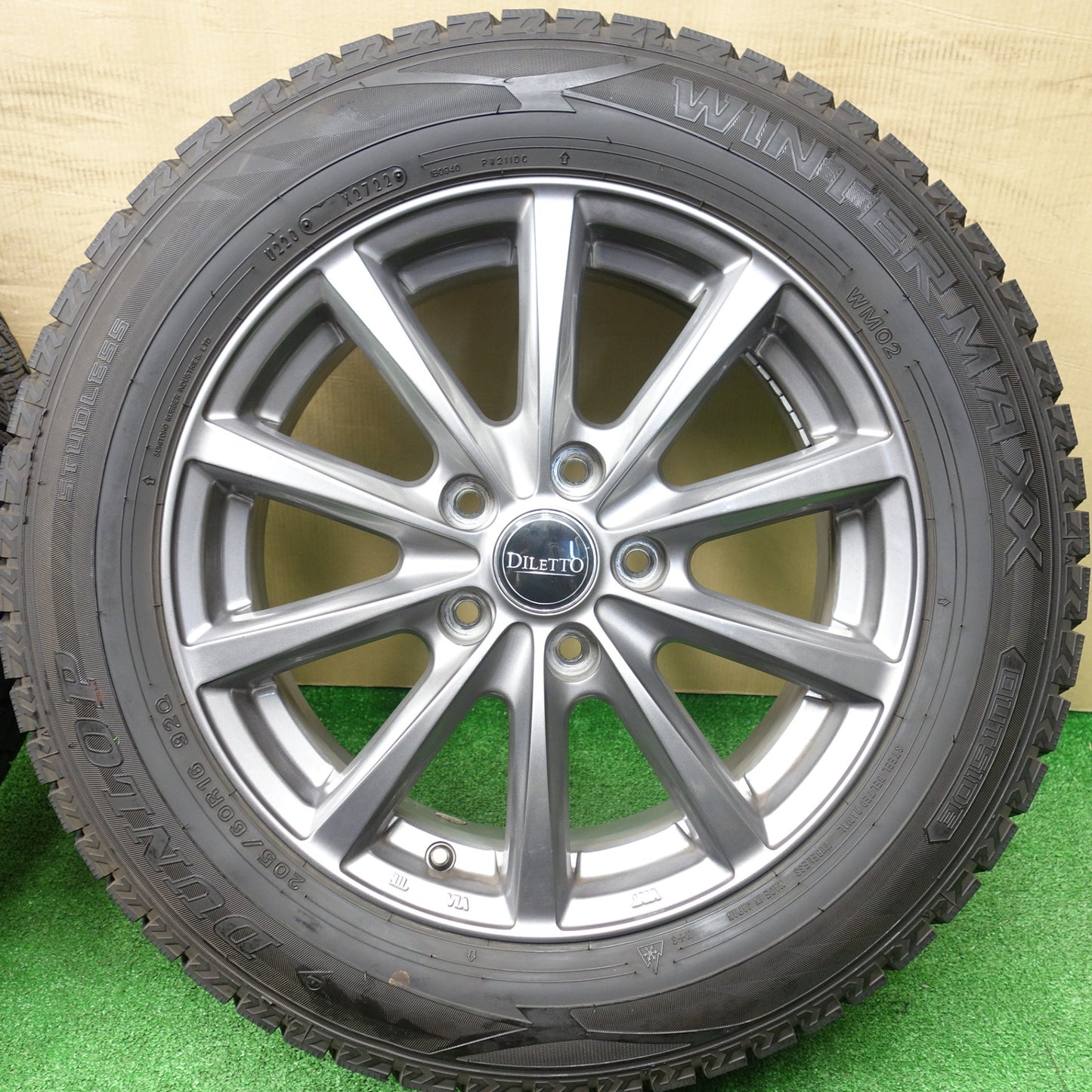 バリ溝！22年！キレイ！9.5分★スタッドレス 205/60R16 ダンロップ ウインターマックス WM02 DILETTO ディレット 16インチ PCD114.3/5H★5121406KTス