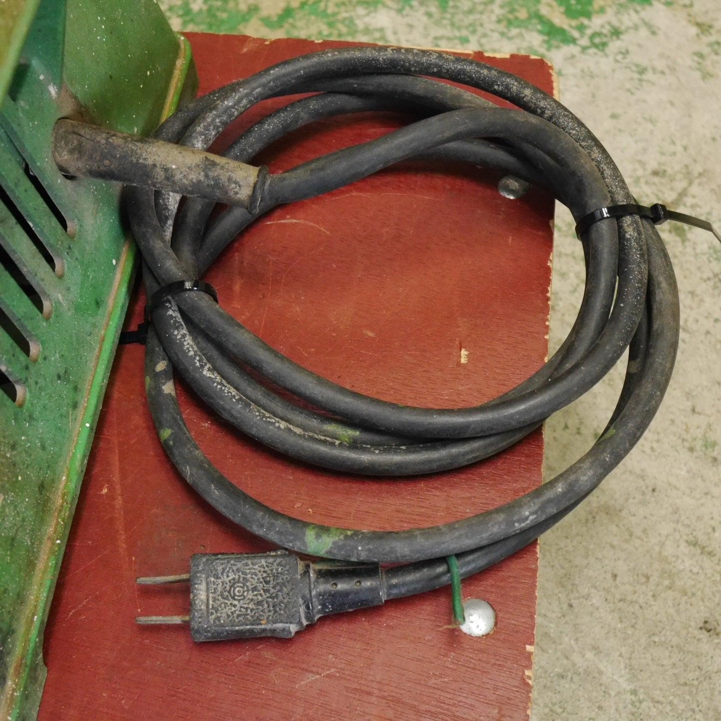 [送料無料] ☆日立 刃物 研磨 機 UW-100 電動 工具 研摩機 刃物 研ぎ 機 HITACHI 100V☆