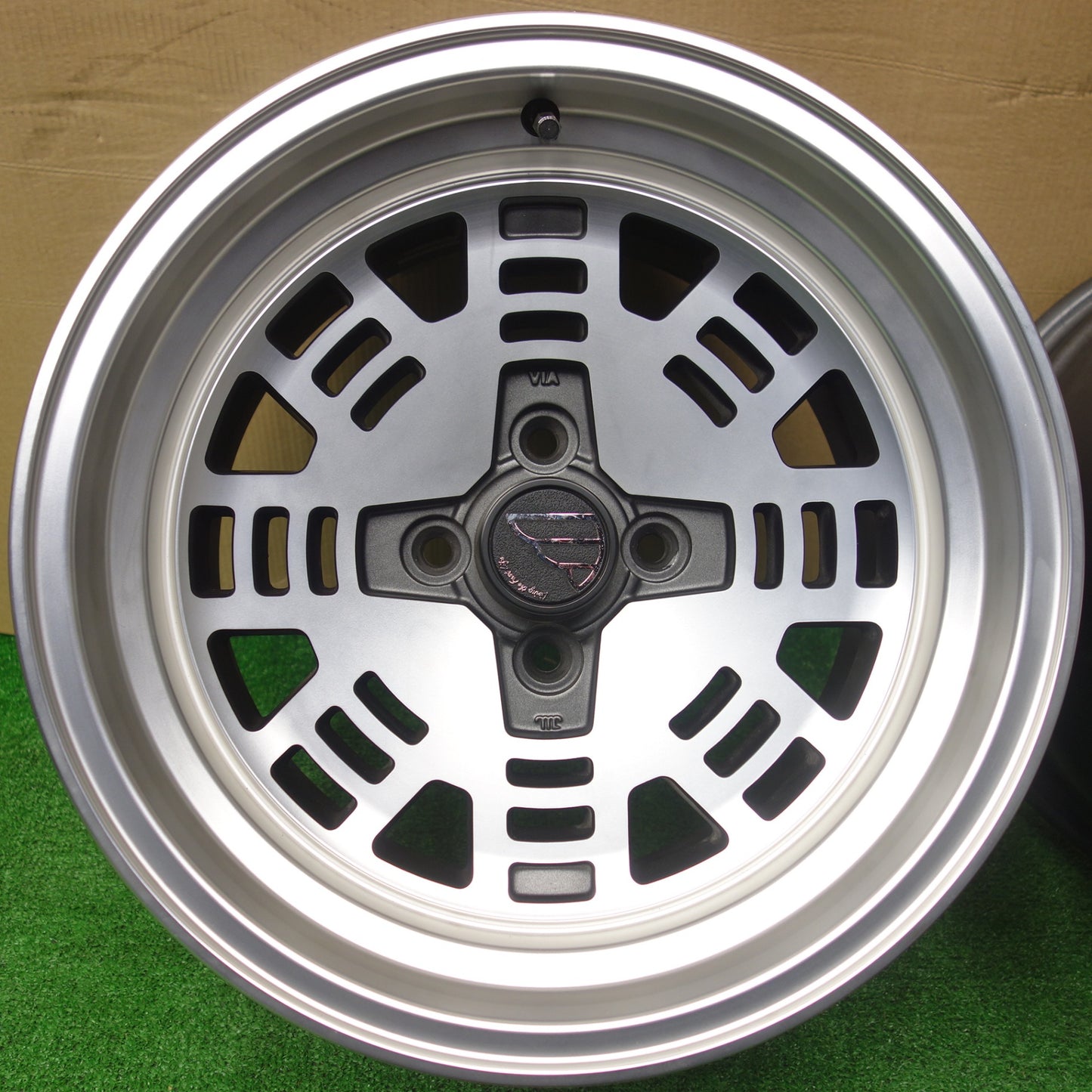 キレイ★FATLACE FZ01 15インチ ホイール ファットレース 15×8.5J 15×9.5J 15 25 PCD100/4H★5120502KTホ