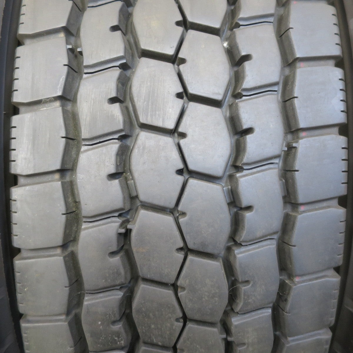 バリ溝！25年！9.5分★トラック タイヤ 245/70R19.5 136/134J ブリヂストン M888 ミックス オールシーズン 19.5インチ★6073004イスタ