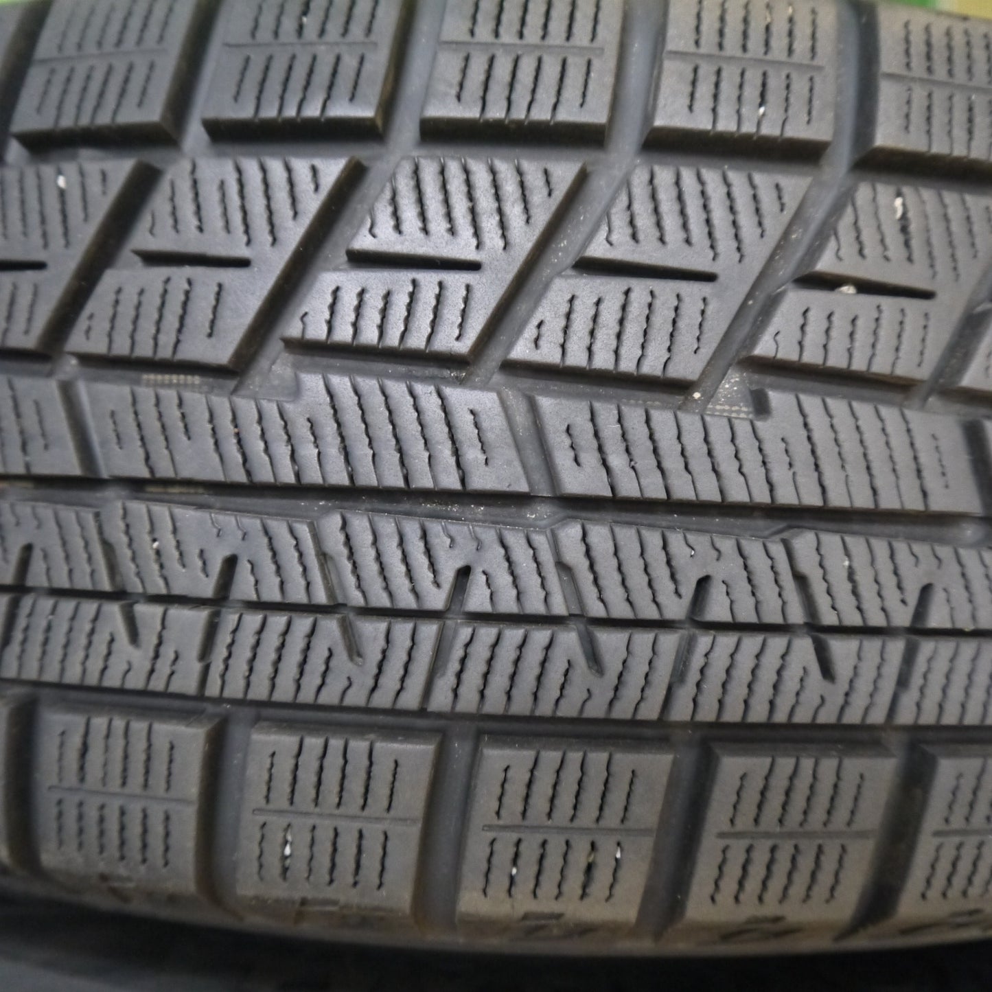バリ溝！23年！キレイ！9.5分★スタッドレス 185/65R15 ヨコハマ アイスガード iG60 NIRVANA NV ニルバーナ ニルヴァーナ 15インチ PCD100/4H★6040103Hス