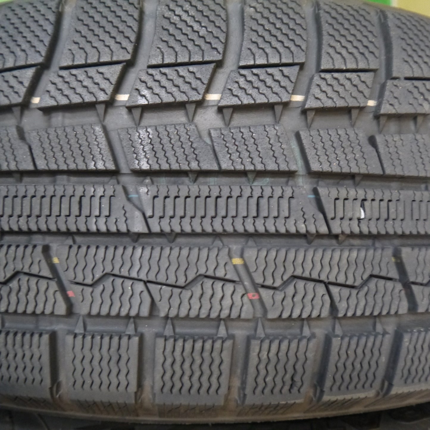 バリ溝！22年！9分★スタッドレス 225/60R17 トーヨー ウインター トランパス TX タイヤ 17インチ アルファード ヴェルファイア フォレスター 等★5120503Hスタ