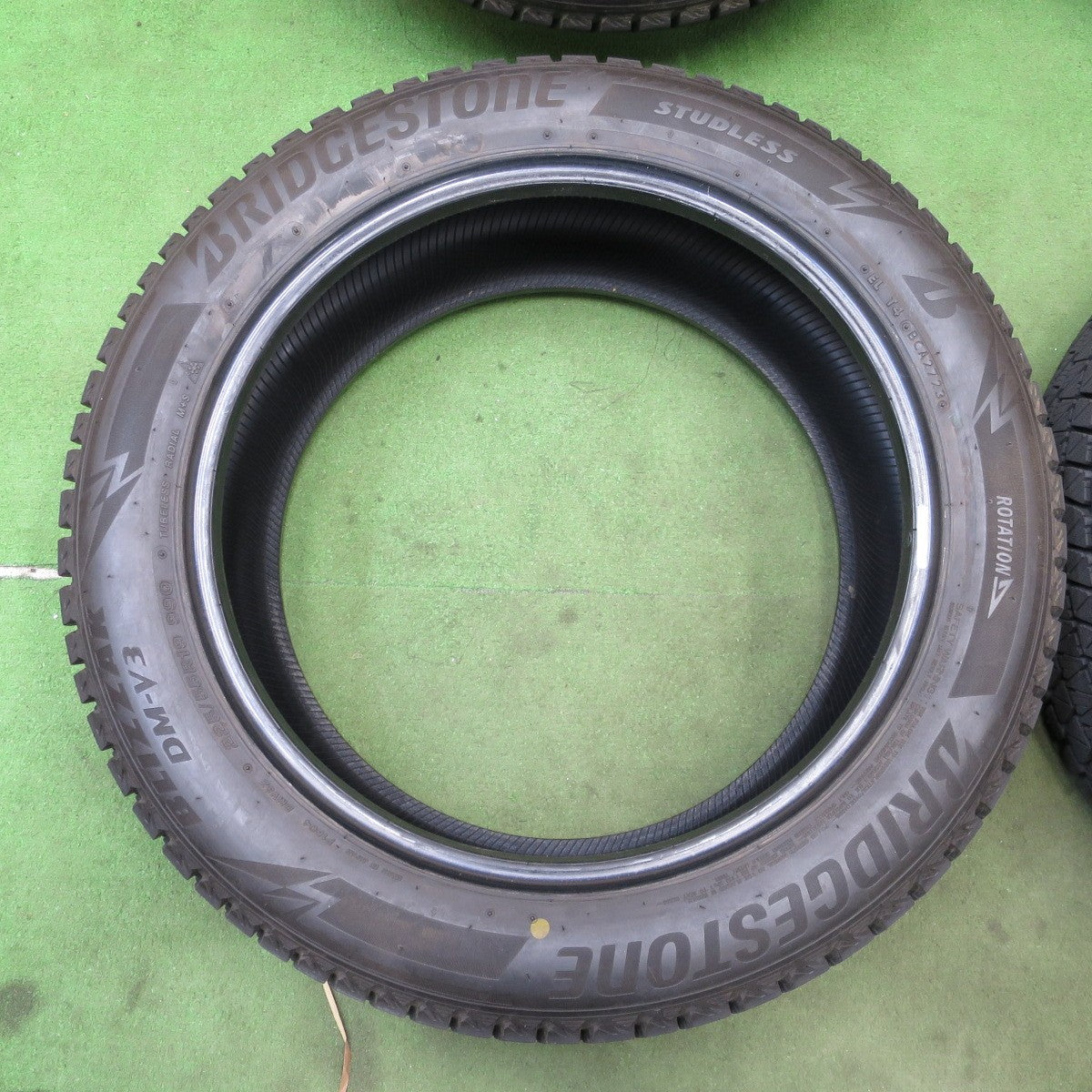 バリ溝！23年！9.5分以上★スタッドレス 225/55R19 ブリヂストン ブリザック DM-V3 タイヤ 19インチ ハリアー クラウンクロスオーバー 等★6021602NGスタ