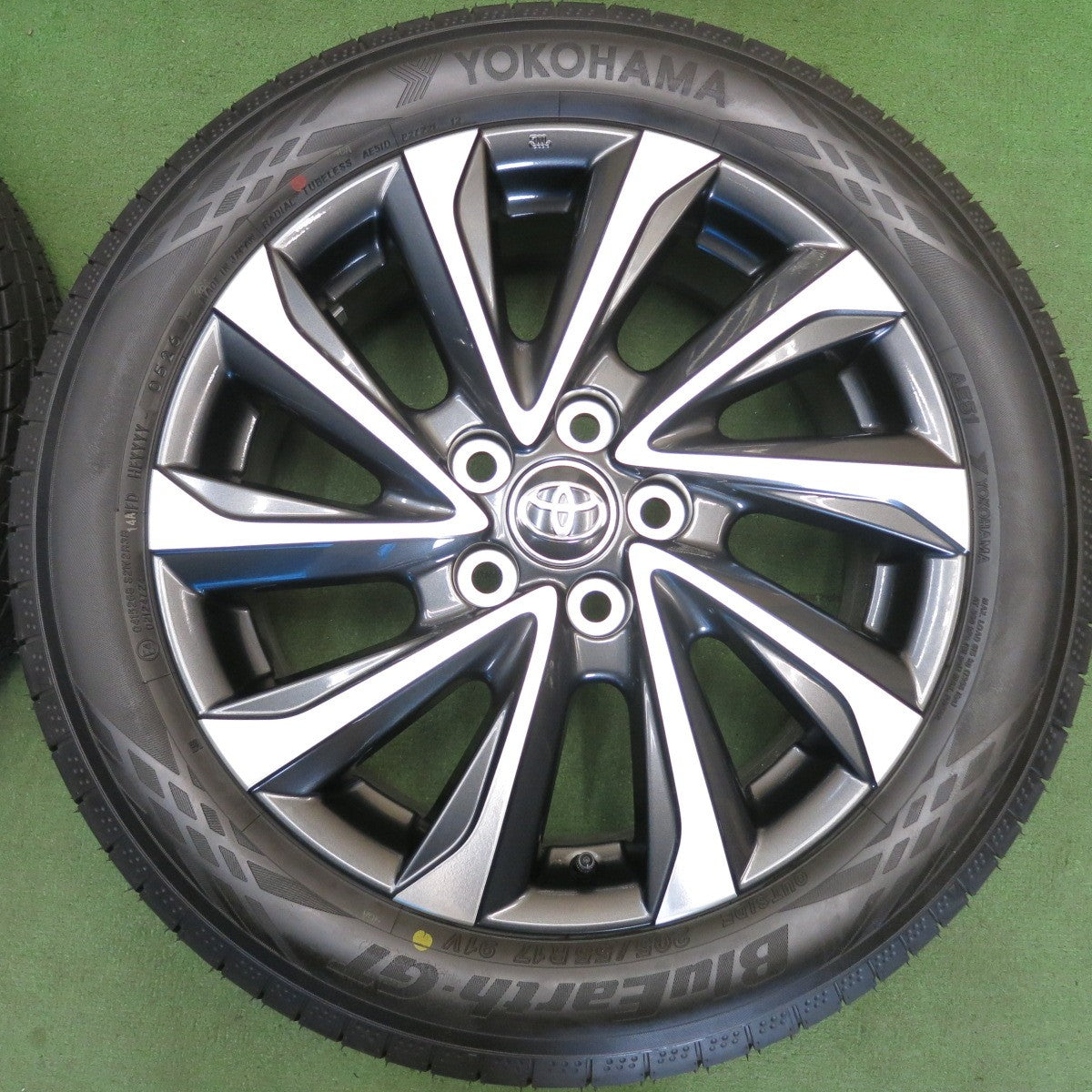 新車外し！26年◎トヨタ 90系 ノア ヴォクシー S-Z 純正 205/55R17 ヨコハマ BluEarth-GT AE51 ブルーアース 17インチ PCD114.3/5H◎6061408HAノ