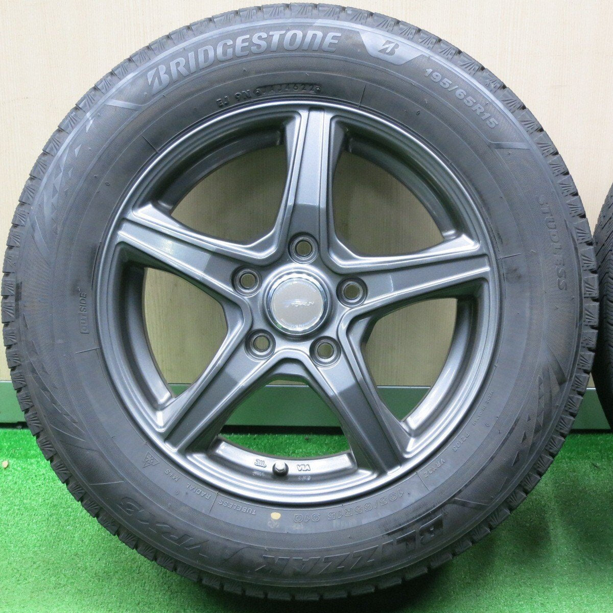 キレイ！22年★スタッドレス 195/65R15 ブリヂストン ブリザック VRX3 TOPRUN トップラン 15インチ PCD114.3/5H★4121103NJス