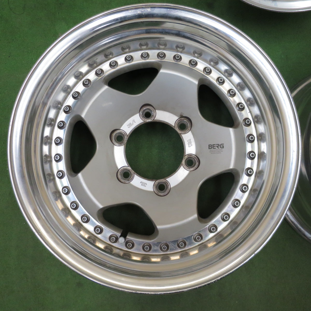 5本価格★BERG ベルグ 16インチ ホイール 16×8J PCD139.7/6H★6061201ナホ