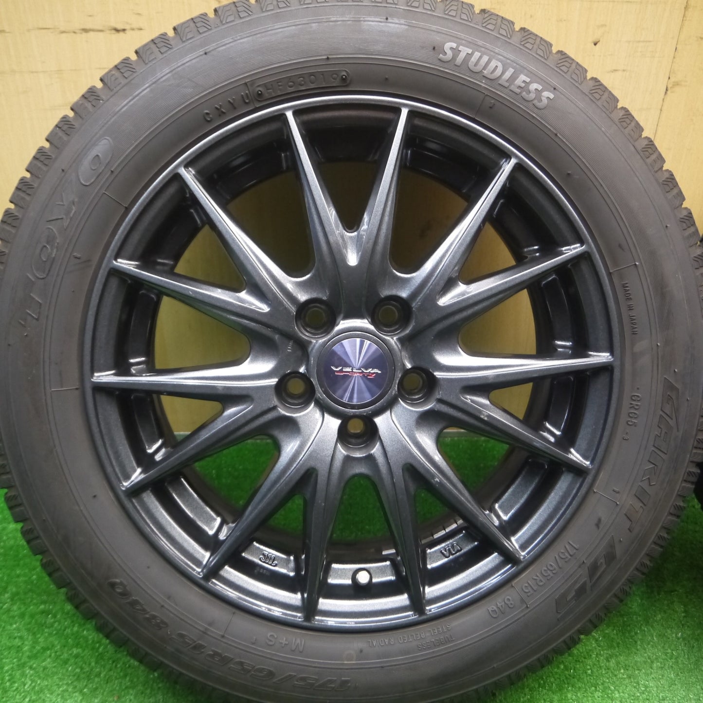 [送料無料] バリ溝！9.5分以上★シエンタ等 175/65R15 スタッドレス トーヨー ガリット G5 VELVA SPORTZ ヴェルヴァ 15インチ PCD100/5H★4111502Hス