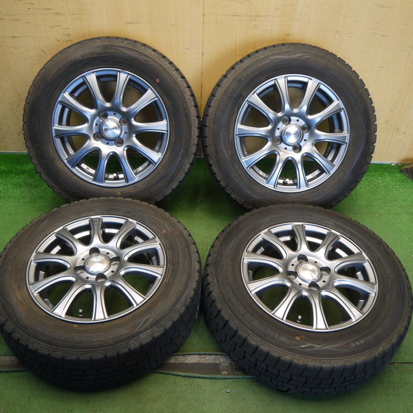 バリ溝！キレイ！8.5分◎スタッドレス 175/70R14 ダンロップ ウインターマックス WM01 AMALIA アマリア 14インチ PCD100/4H◎6080705Hス