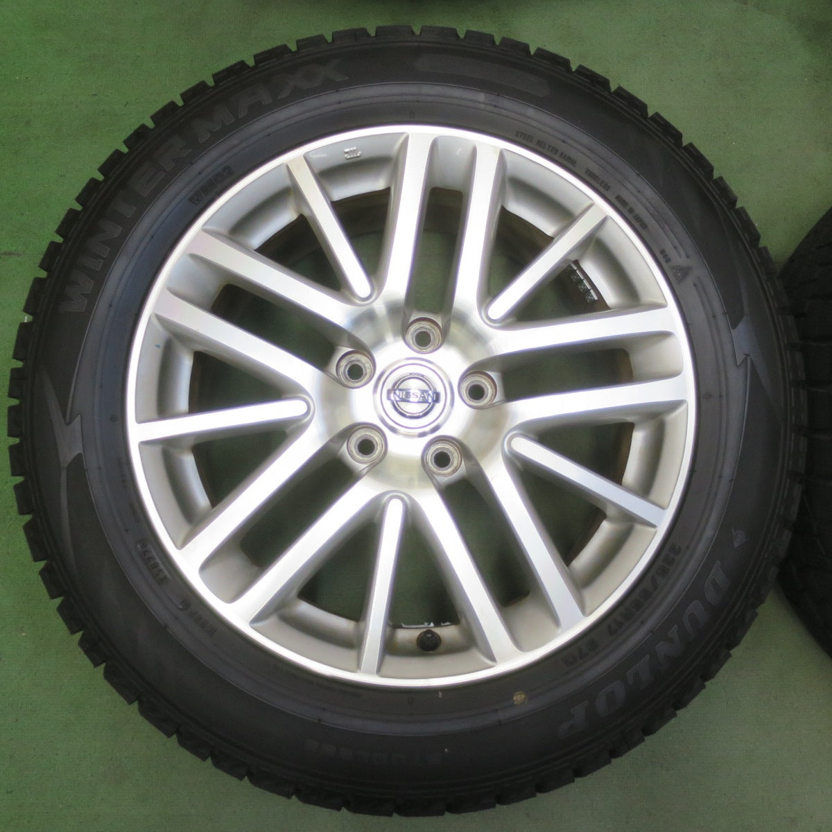 バリ溝！22年！ほぼ10分◎日産 Y50 フーガ 純正 225/55R17 スタッドレス ダンロップ ウインターマックス WM02 17インチ PCD114.3/5H◎6072601イス