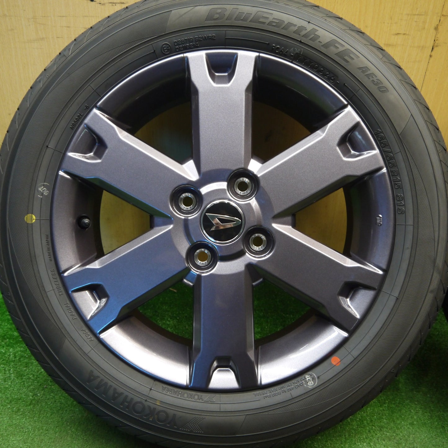 新車外し！26年★ダイハツ タフト ダーク クロム ベンチャー 純正 165/65R15 ヨコハマ BluEarth-FE AE30 15インチ ブルーアース PCD100/4H★6030906Hノ