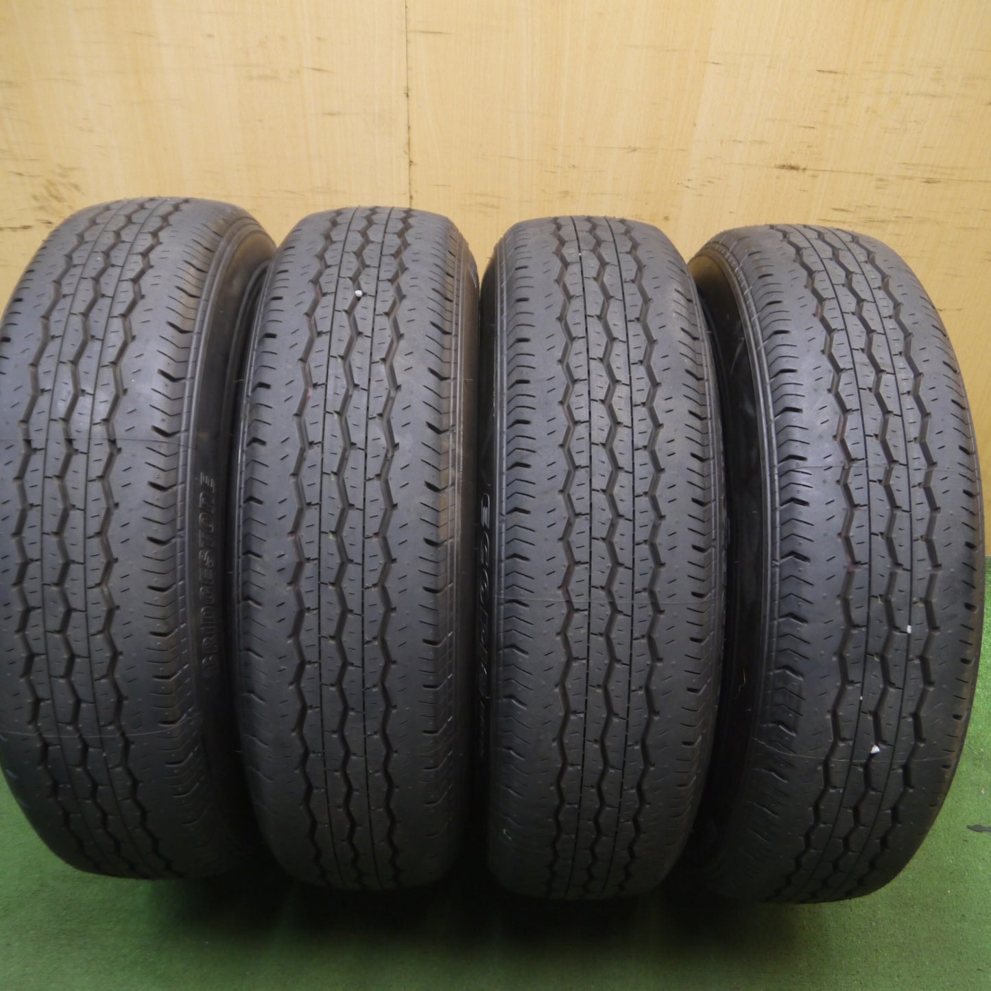 *送料無料* 新車外し！22年★トヨタ ハイエース 純正 スチール 195/80R15 107/105N ブリヂストン エコピア RD613 15インチ PCD139.7/6H★4060409Hノ