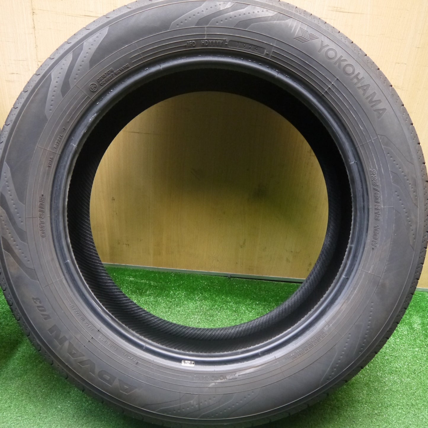 4本価格！24年★225/60R18 ヨコハマ アドバン V03 タイヤ 18インチ 40系 アルファード ヴェルファイア 等★6010902Hノタ