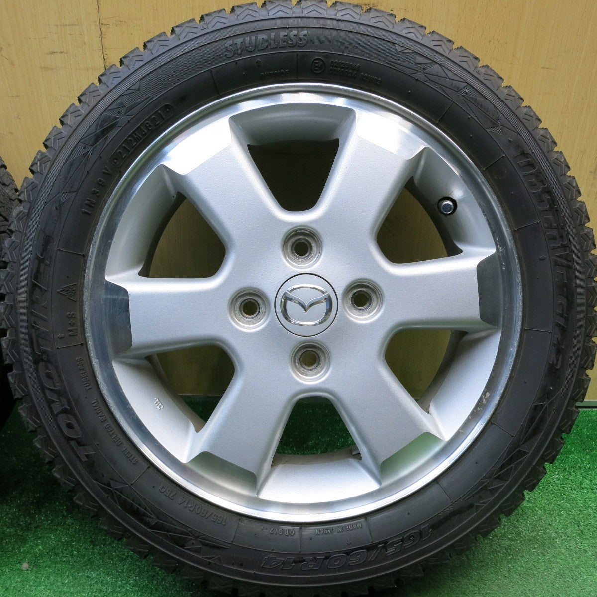 4本価格！21年★マツダ DG64W スクラム ワゴン 純正 165/60R14 スタッドレス トーヨー オブザーブ GIZ2 14インチ PCD100/4H★5121308HAス