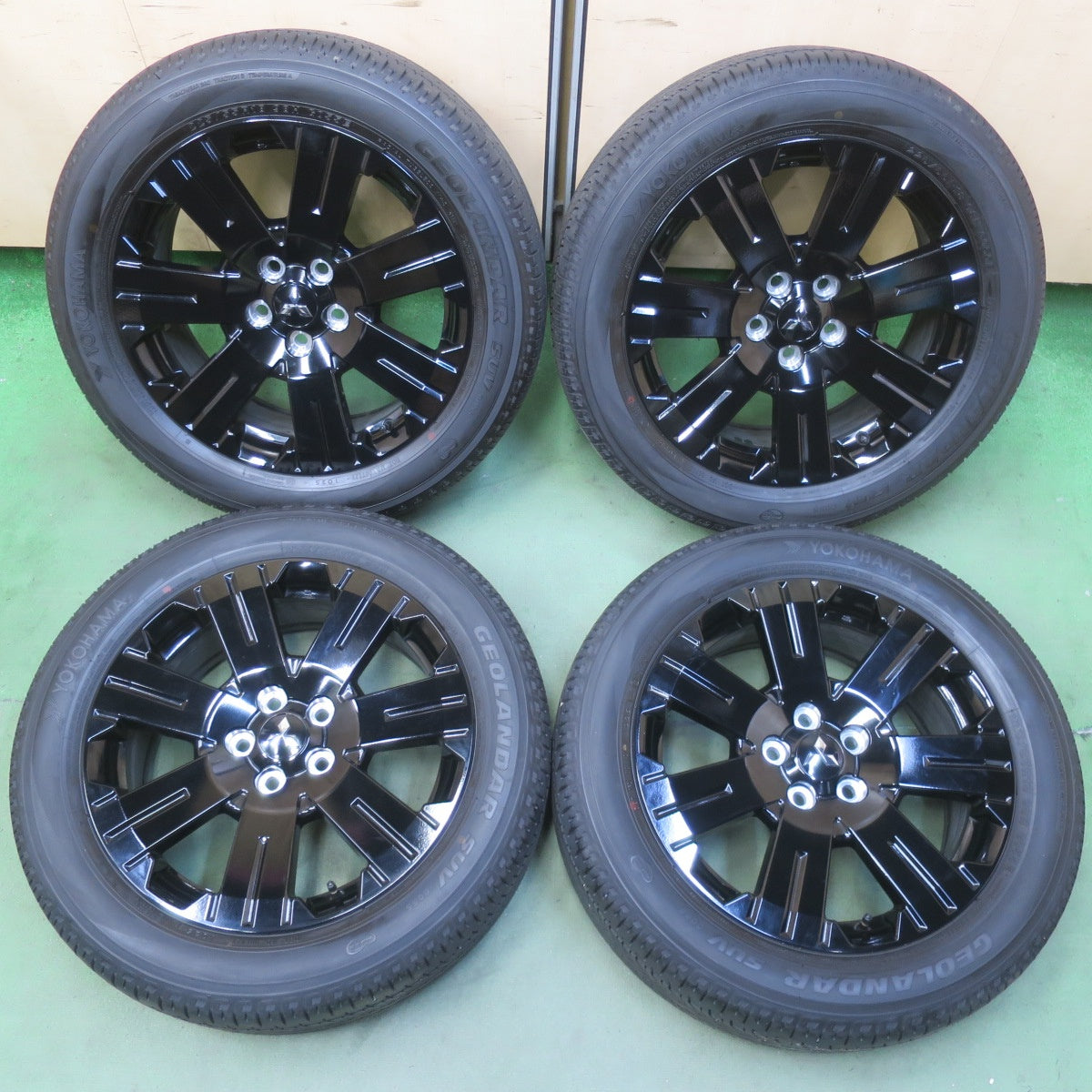 新車外し！25年◎三菱 デリカ D:5 シャモニー 純正 225/55R18 ヨコハマ ジオランダー SUV G055 G055E D5 18インチ PCD114.3/5H◎6101309イノ