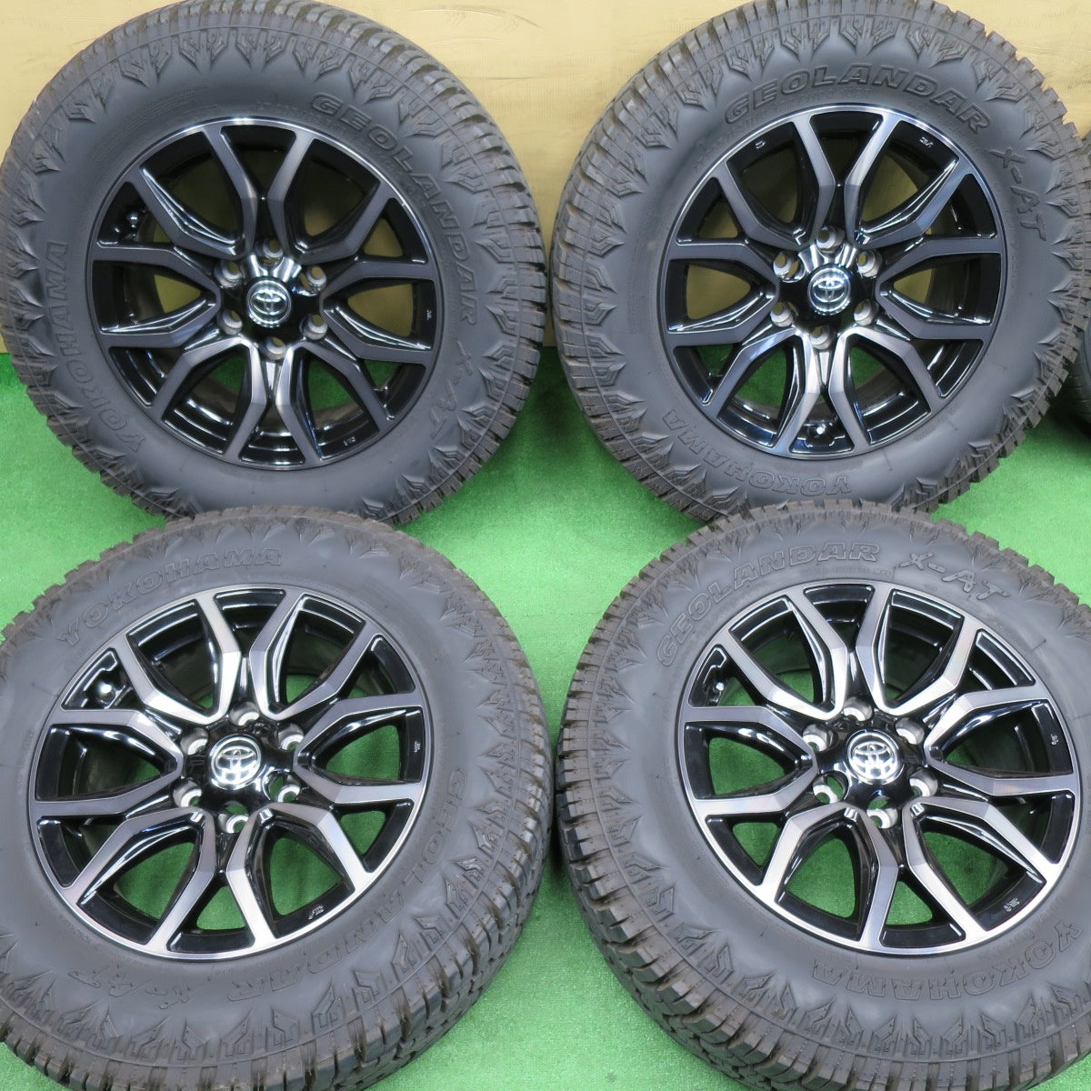 バリ溝！25年！キレイ！9.5分★トヨタ GUN125 ハイラックス GRスポーツ 純正 265/65R18 122/119Q ヨコハマ ジオランダー X-AT 18インチ PCD139.7/6H★6022801NKノ