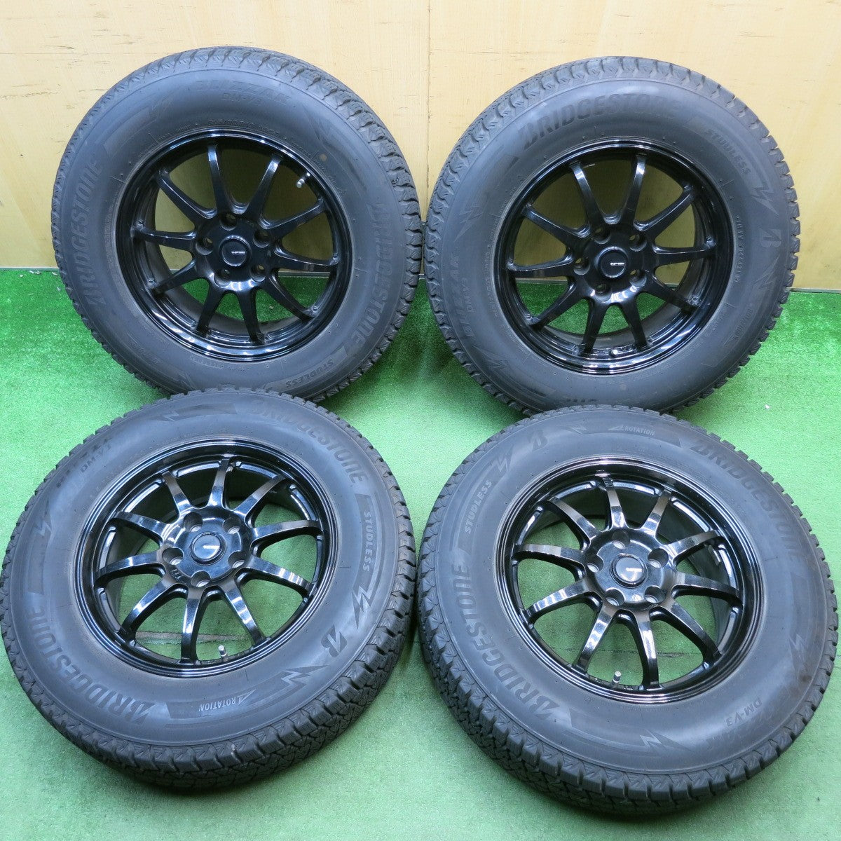 バリ溝！9分★スタッドレス 215/70R16 ブリヂストン ブリザック DM-V3 G-SPEED Gスピード 16インチ PCD114.3/5H★6043009HAス