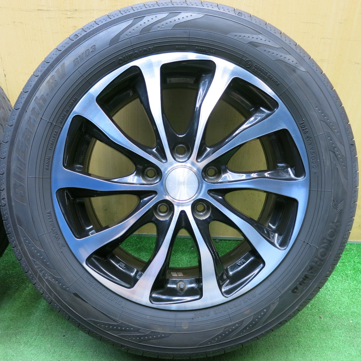 バリ溝！22年！9.5分◎205/60R16 ヨコハマ BluEarth-RV RV03 BALMINUM T10 バルミナ 16インチ PCD114.3/5H◎6080604HAノ