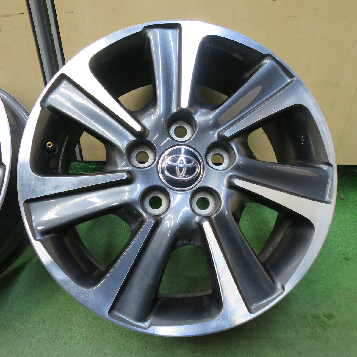 4本価格★トヨタ 80系 ヴォクシー ノア 純正 ホイール 16インチ 16×6J PCD114.3/5H★6071801NGホ