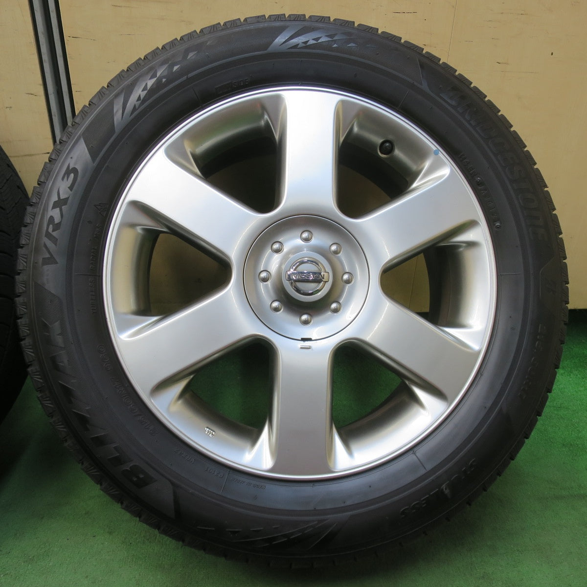 4本価格！21年★日産 E51 エルグランド 純正 215/60R17 スタッドレス ブリヂストン ブリザック VRX3 17インチ PCD114.3/5H★5122001イス