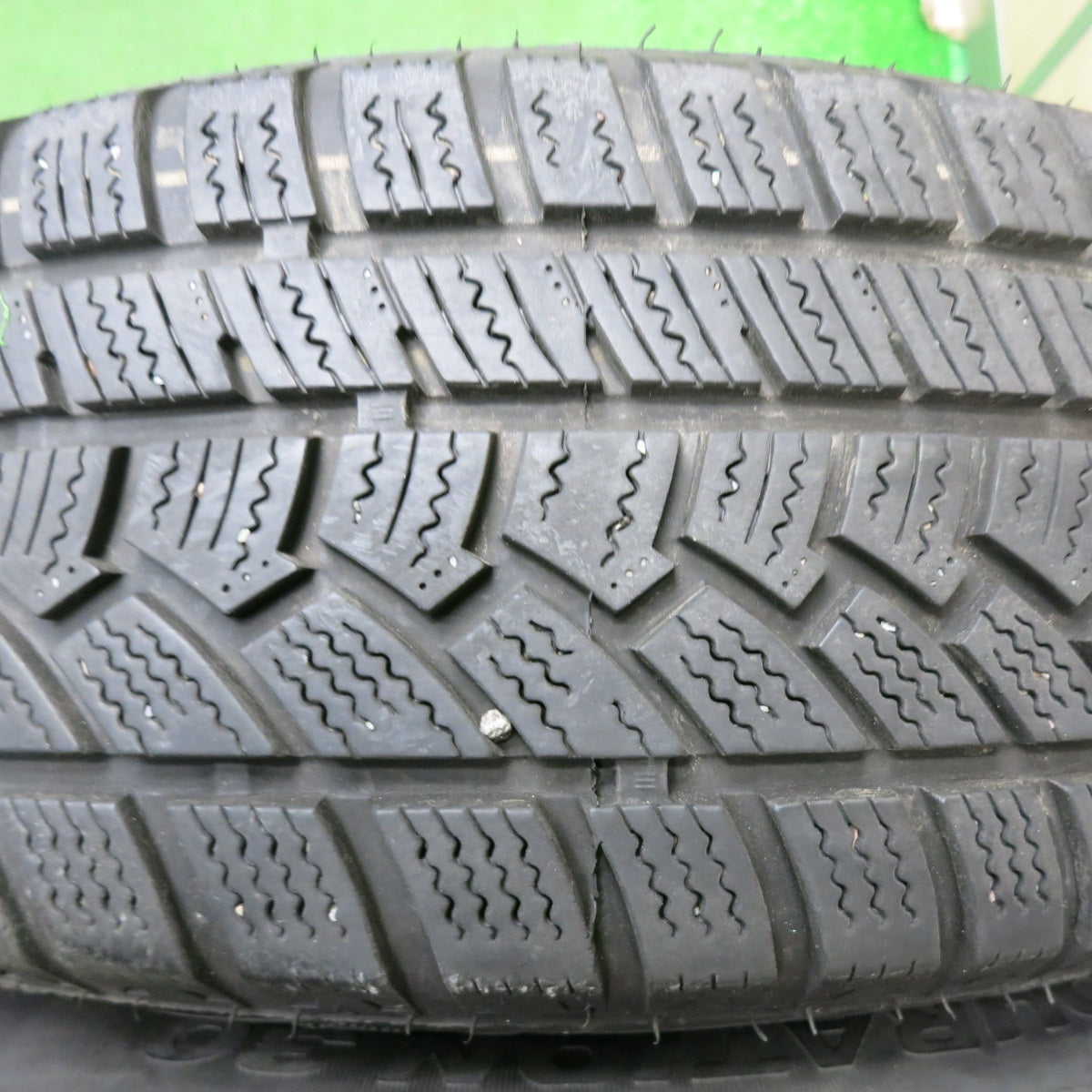 [送料無料] バリ溝！9分★プリウス 等 195/65R15 スタッドレス インターステート DURATION 30 STRANGER ストレンジャー 15インチ PCD100/5H★4121807NJス
