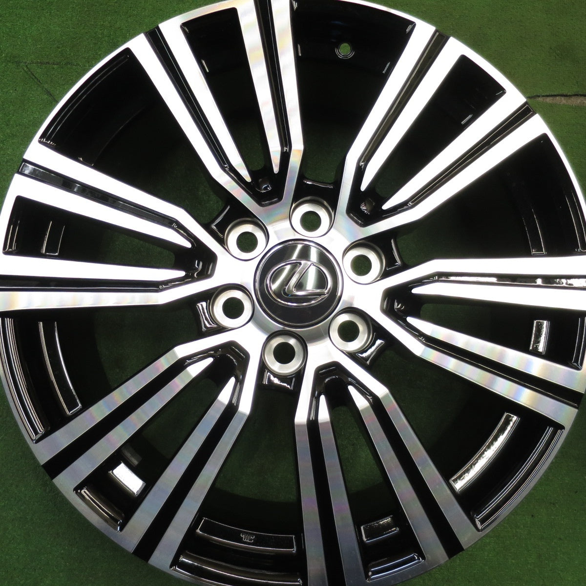 [送料無料] 新車外し★レクサス LX 600 純正 RAYS ホイール 22インチ 22×8J レイズ 製 PCD139.7/6H★5031110Hホ