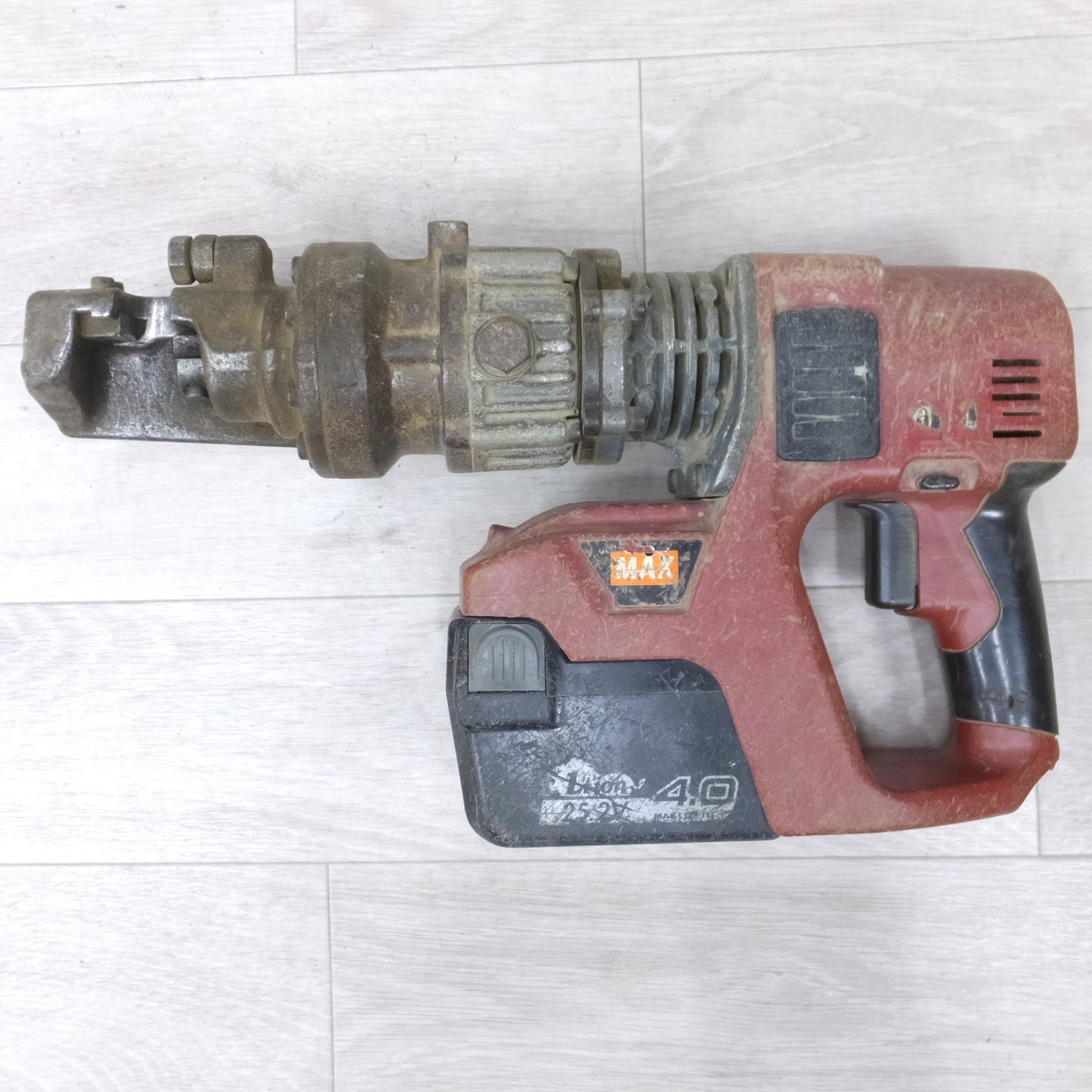 [送料無料] バッテリー2個◆マックス MAX 充電式 鉄筋 カッタ PJ-RC161 25.2V 鉄筋カッター 充電器 ケース付き 電動 工具◆
