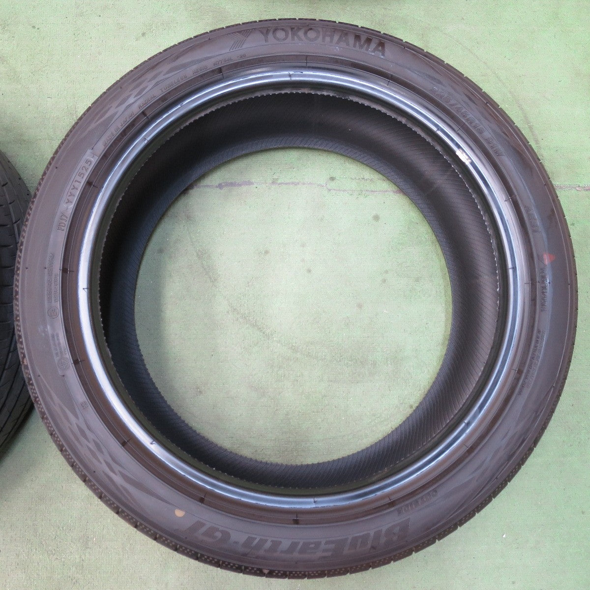 バリ溝！24年！ほぼ10分★225/45R18 ヨコハマ BluEarth-GT AE51 ブルーアース タイヤ 18インチ クラウン カムリ プリウスα オデッセイ レヴォーグ 等★5121003イノタ