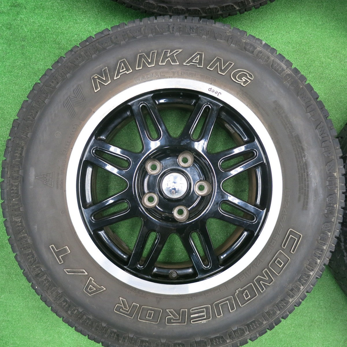 [送料無料] バリ溝！8.5分★ジープ JK ラングラー 純正 OP 245/75R17 121/118S ナンカン CONQUEROR A/T 17インチ PCD127/5H★4111304TNノ