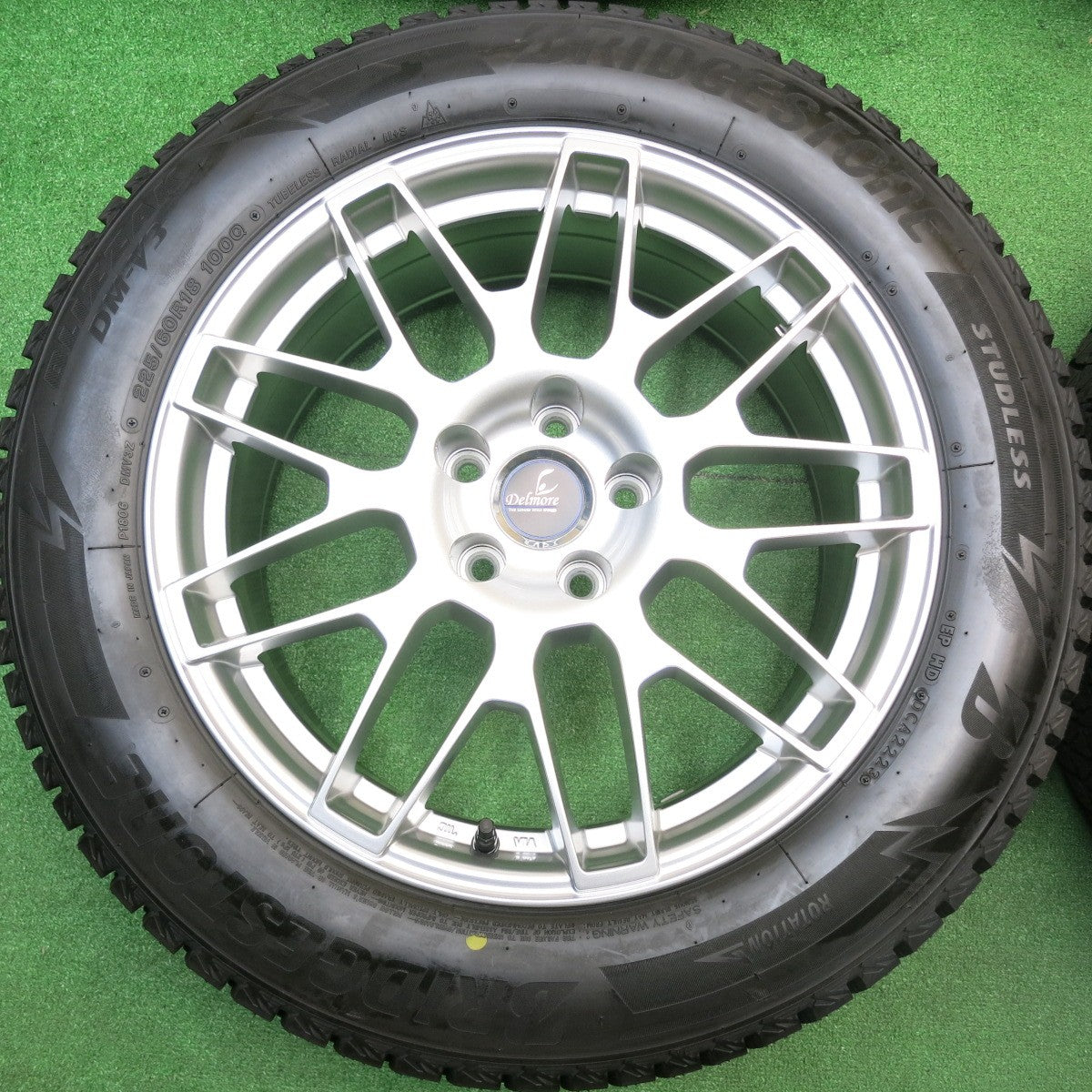 ほぼ未使用！センサー付！23年！キレイ★レクサス NX 225/60R18 スタッドレス ブリヂストン ブリザック DM-V3 Delmore デルモア 18インチ PCD114.3/5H★5111303HAス