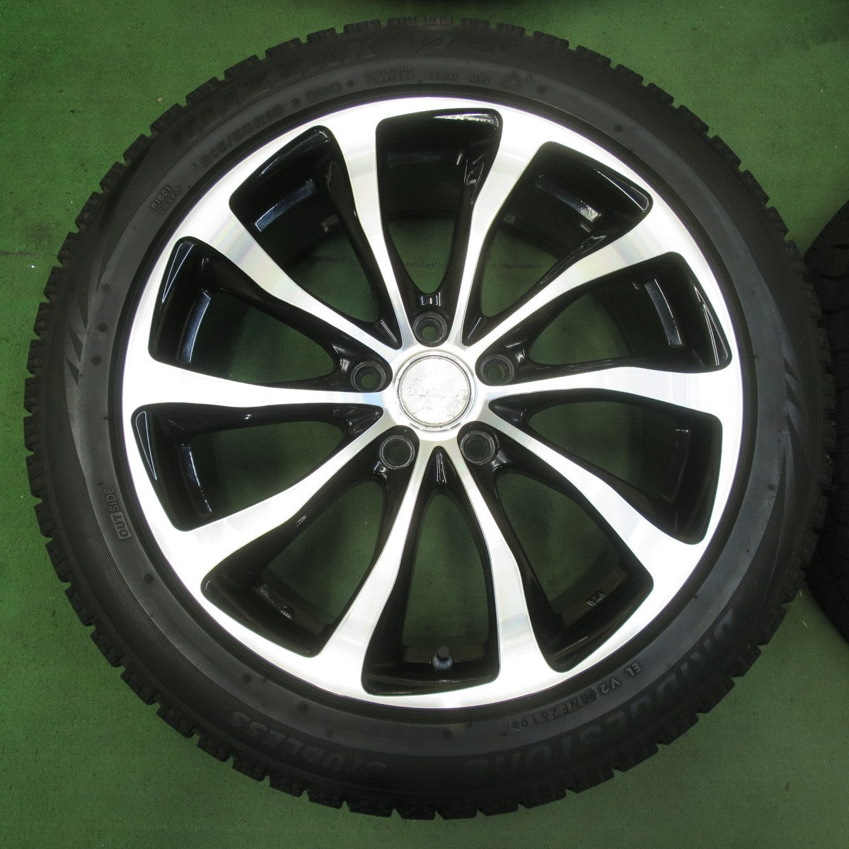 バリ溝！キレイ！9分★スタッドレス 215/50R18 ブリヂストン ブリザック VRX BALMINUM T10 バルミナ 18インチ PCD114.3/5H★5102702イス