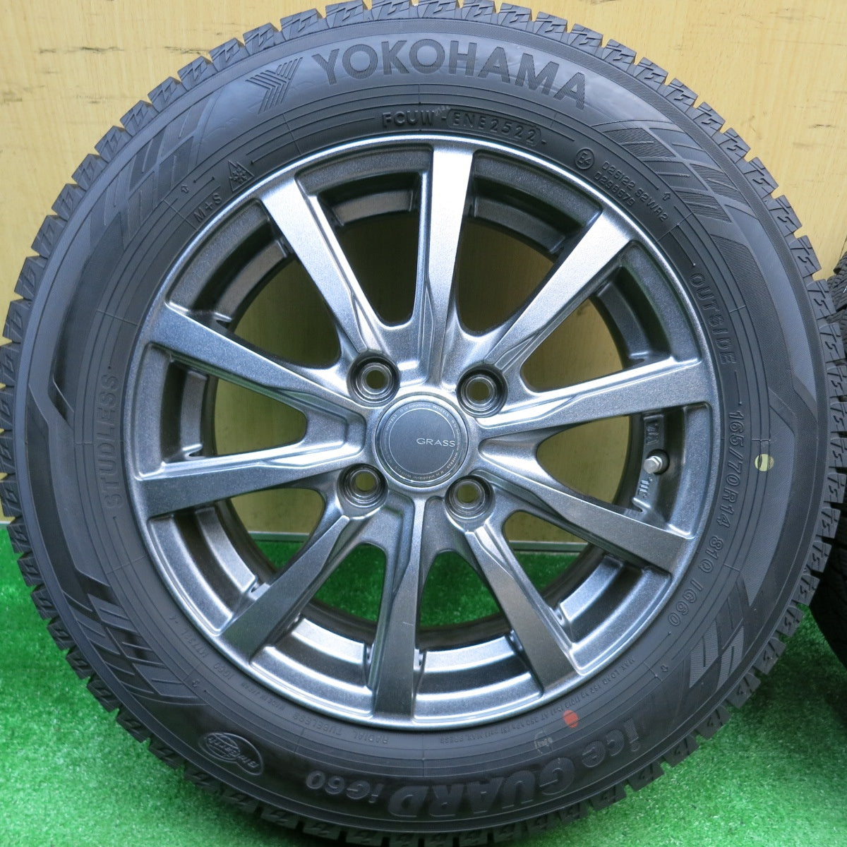 超バリ溝！22年！キレイ！ほぼ10分★スタッドレス 165/70R14 ヨコハマ アイスガード iG60 GRASS グラス 14インチ PCD100/4H★6010304HAス