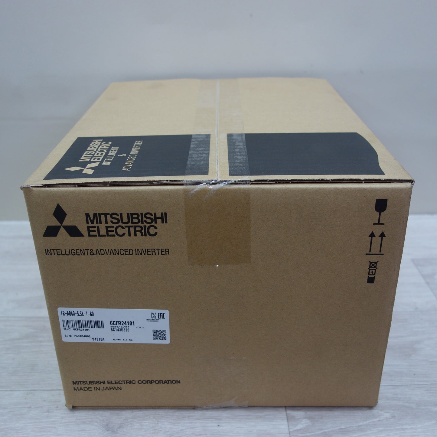 [送料無料] 未使用☆三菱 インバーター FR-A840-5.5K-1-60 高機能・高性能インバータ☆
