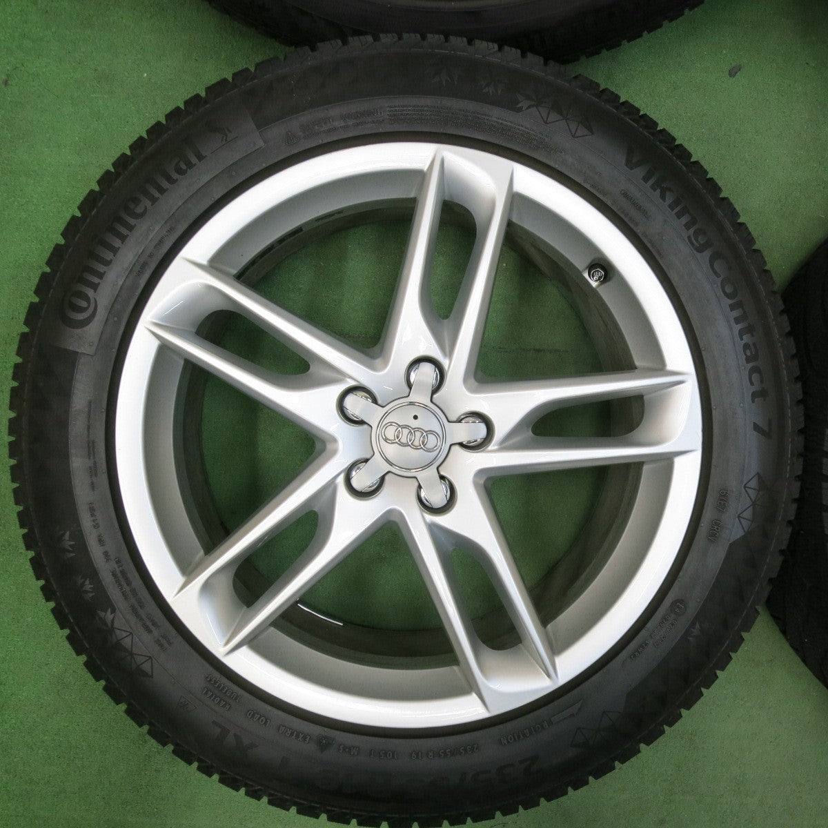 [送料無料] バリ溝！9分★アウディ Q5 純正 235/55R19 スタッドレス コンチネンタル バイキングコンタクト7 19インチ PCD112/5H★4122706SYス