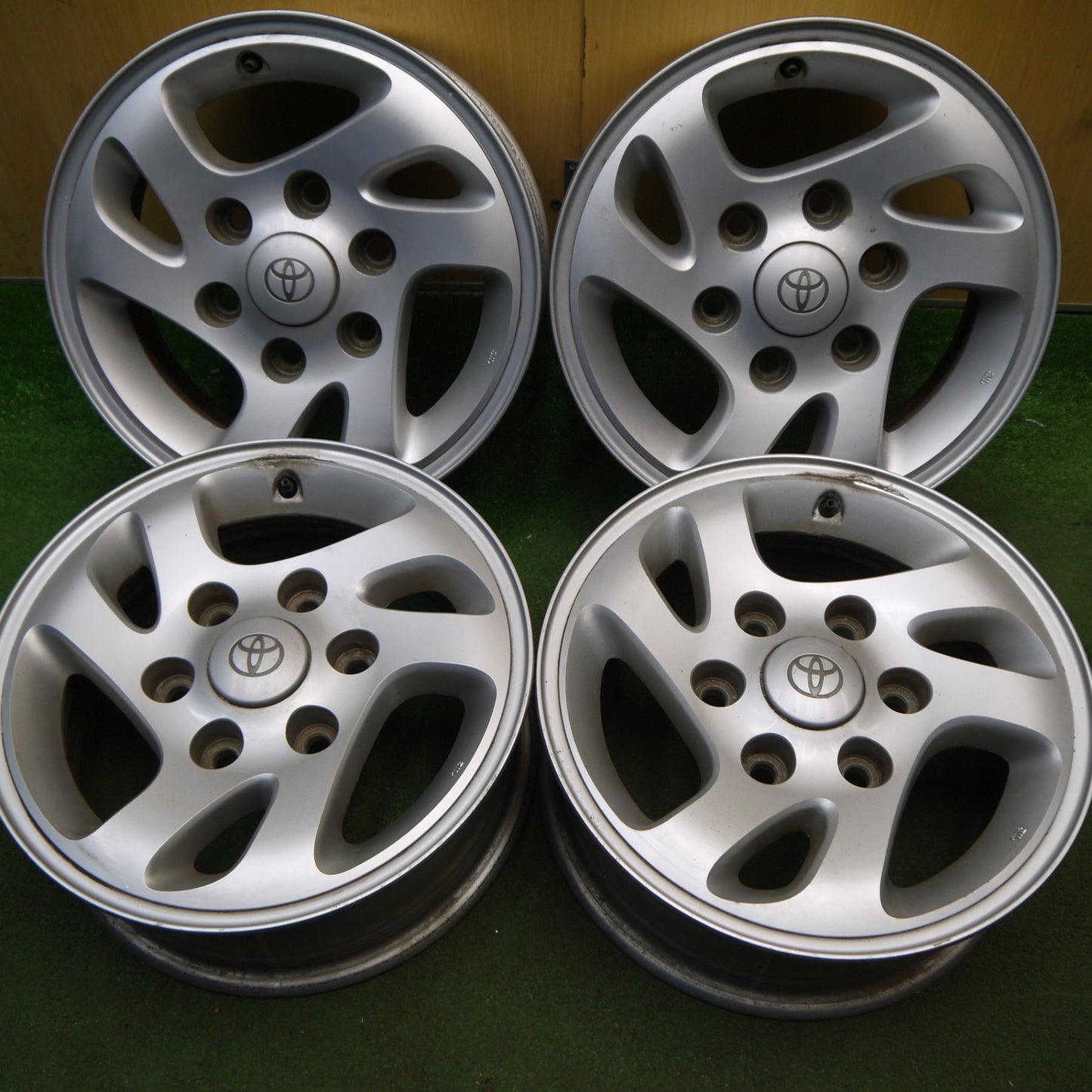 4本価格★トヨタ ハイエース レジアス 純正 ホイール 15インチ 15×6JJ PCD139.7/6H★6032508Hホ