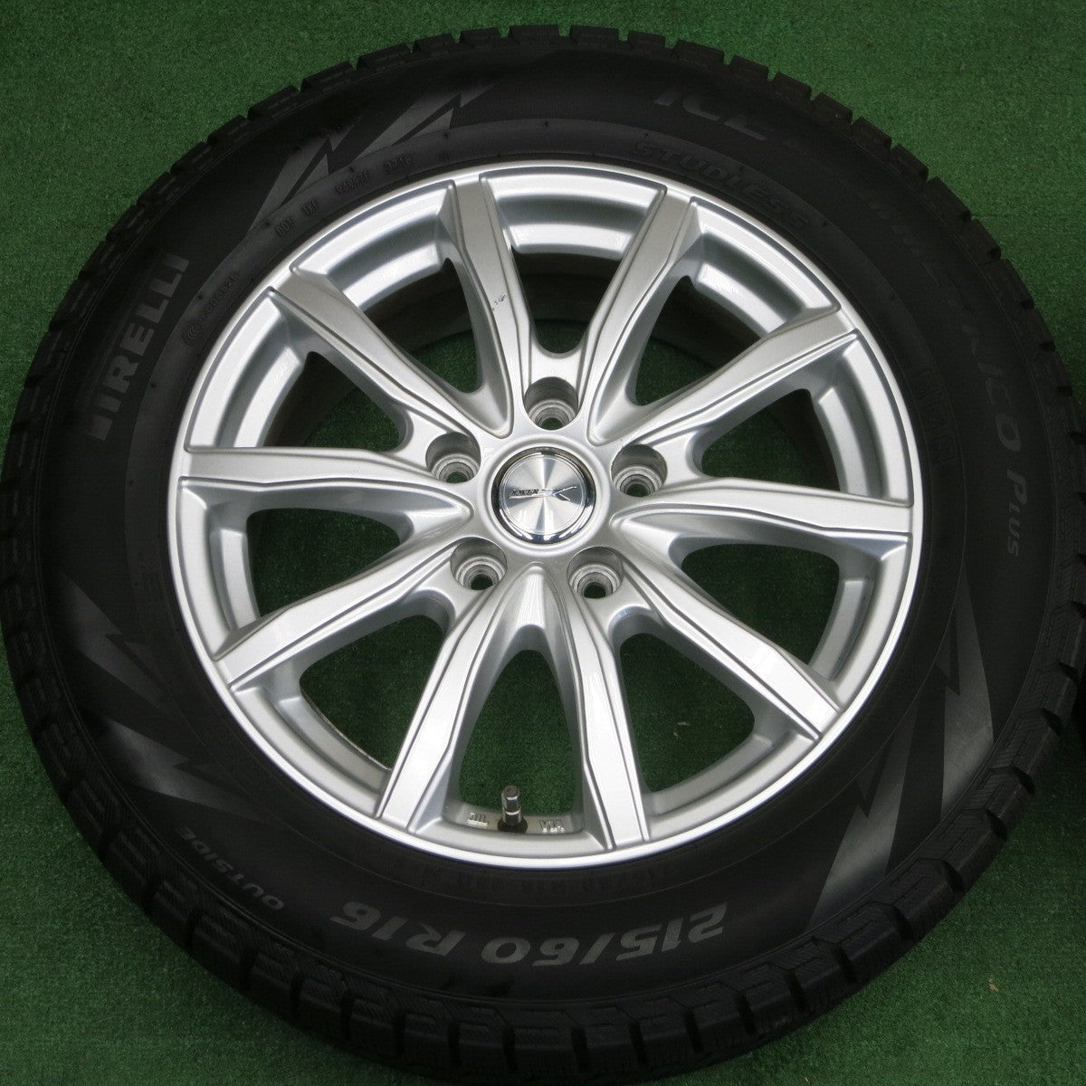 バリ溝！キレイ！9.5分★スタッドレス 215/60R16 ピレリ アイスアシンメトリコ プラス JOKER ジョーカー 16インチ PCD114.3/5H★6021201NKス