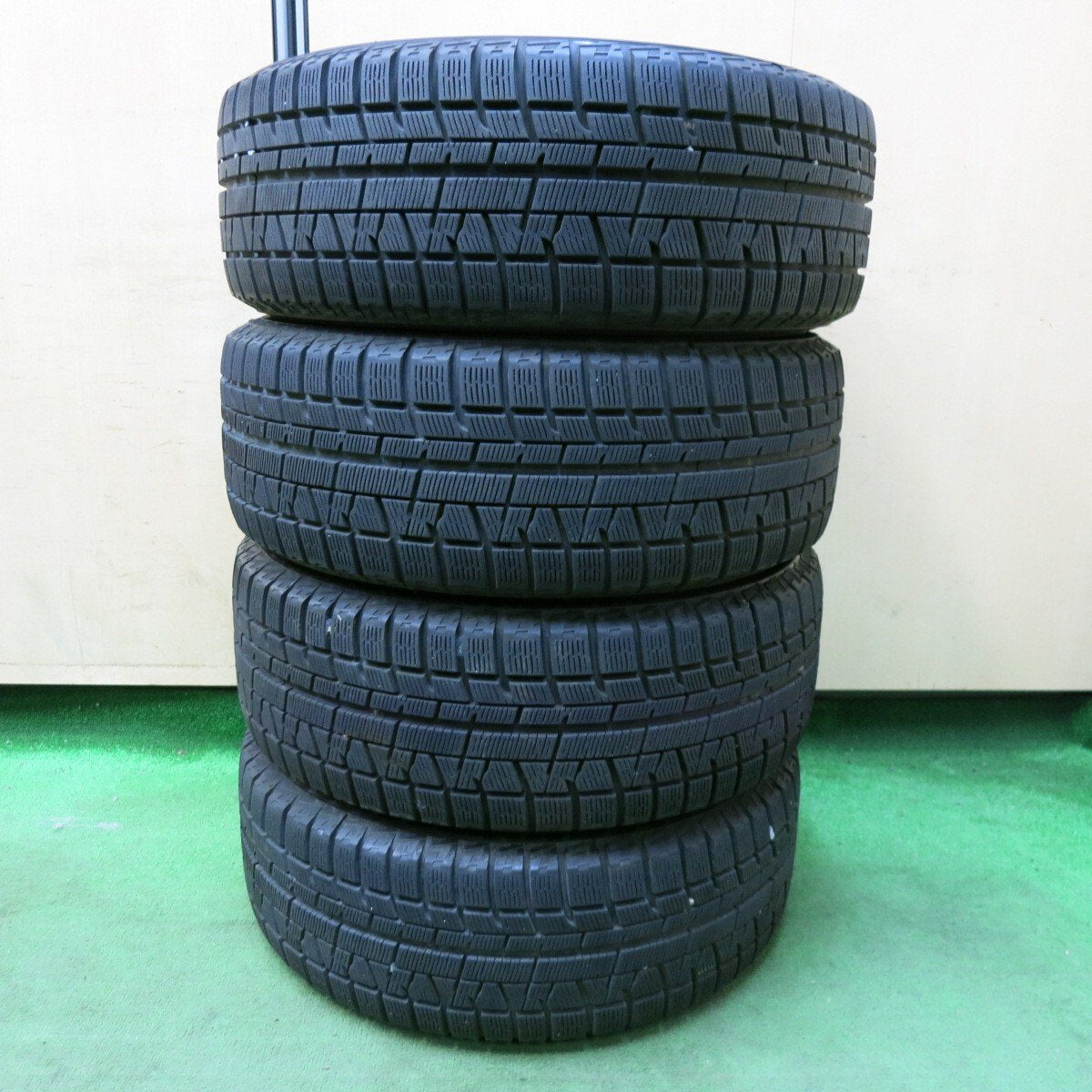 バリ溝！キレイ！9分★アウディ 8X A1 等 TECMAG TYPE 207R 205/55R15 スタッドレス ヨコハマ アイスガード iG50 プラス テクマグ 15インチ PCD100/5H★4121808SYス