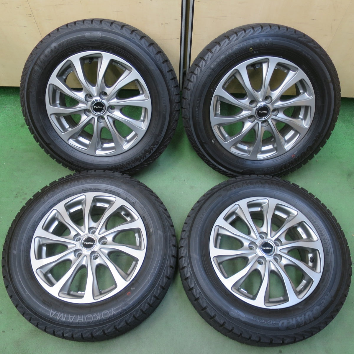 バリ溝！25年！キレイ！ほぼ10分★プリウス 等 195/65R15 スタッドレス ヨコハマ アイスガード iG52C BALMINUM TR10 バルミナ 15インチ PCD100/5H★6041705イス